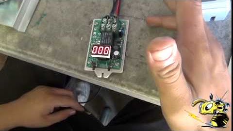 Programming G4 solar wind turbine dump diversion load regulator