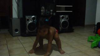 Bruninha dançando Rebolation !!!