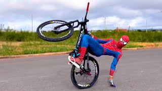 Homem Aranha e A Bike Nova do Grau  ( Histórias de Super Heróis )