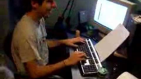 Estic programant....fent un programa!!