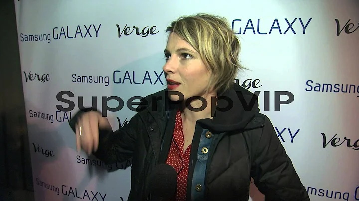 INTERVIEW - Amy Seimetz on her photo shoot, Sundance expe...