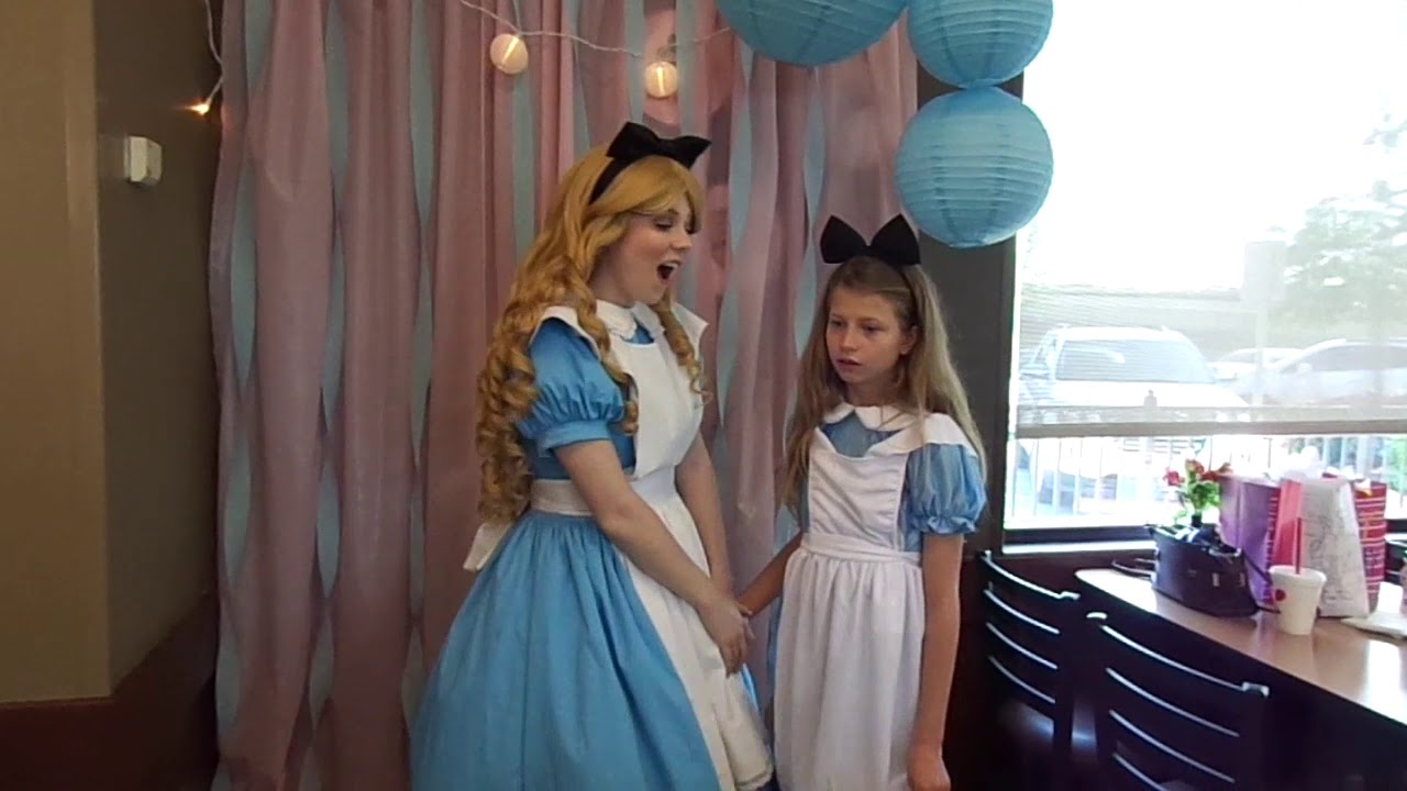 Различие алис. Алиса Минни. Алиса мини фото. Алиса мини белая. Алиса и Алиса мини.