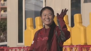 引退表明の澤、笑顔で練習  川澄「赤ちゃんが見たい」