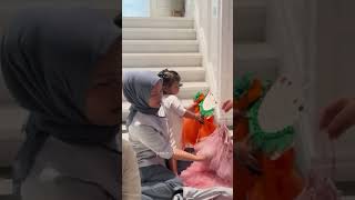 NAGITA BAWA SATU KOPER ISINYA GAUN CANTIK KHUSUS BUAT LILY #yourneedsind #raffinagita1717 #ranaima