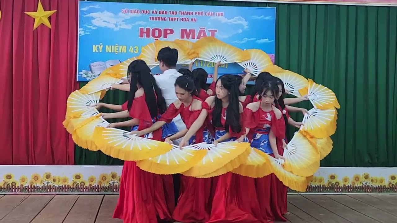 Tây Sơn Hào Kiệt lớp 12A3. Trường THPT Hòa An