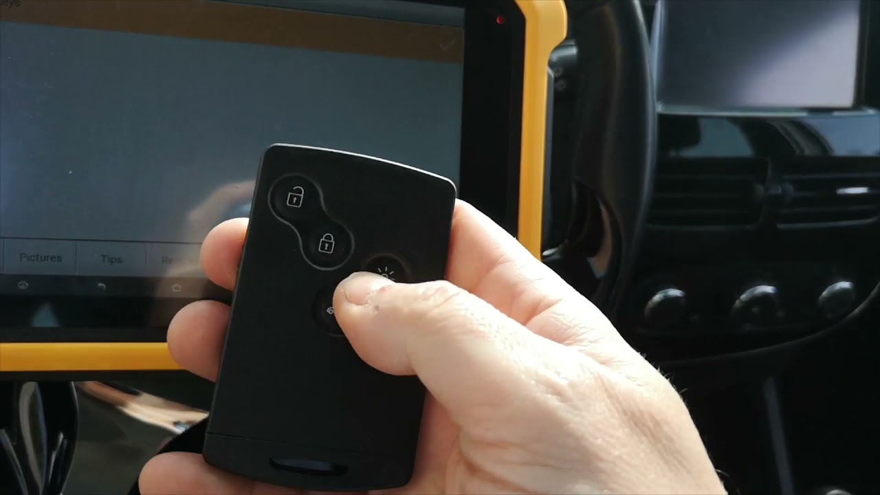 Carte Renault Clio 4 de 2015 avec OBDSTAR - PRO SERVICES