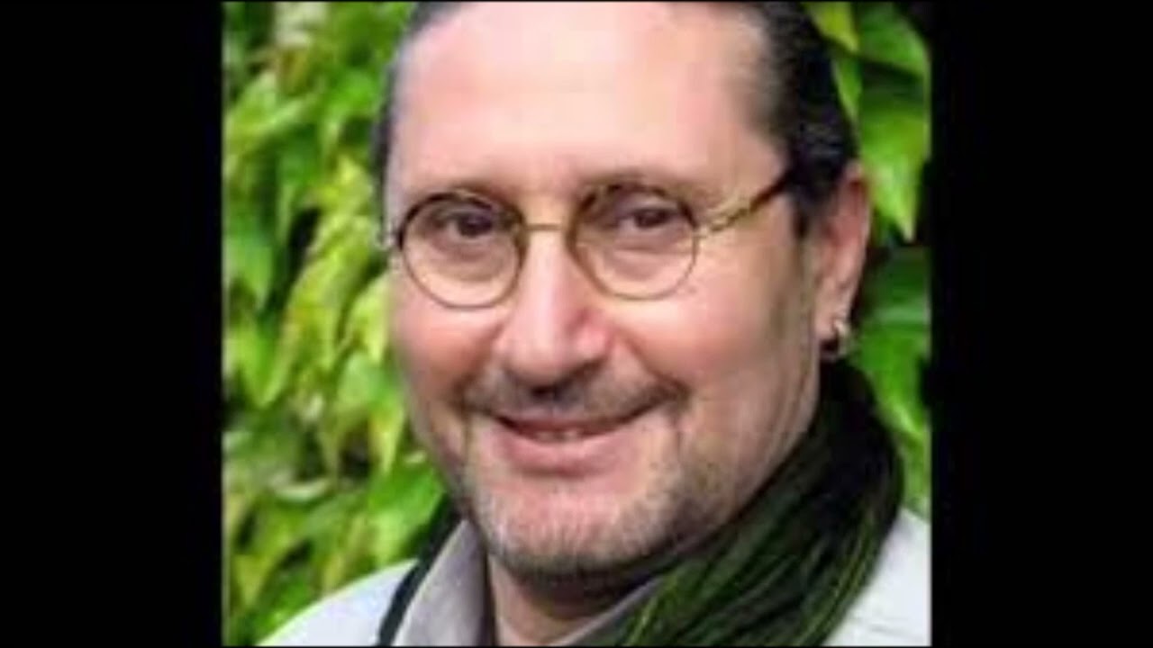 Mustafa Doğan Dikmen   Dinlendi başım dün gece bir parça dizinde (arapgirlisaffet)