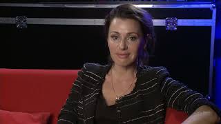 ABC Rage Guest Programmer - Tina Arena - 14th November 2015
All segments from the replay. All in less than 4 minutes.
Original description from Rage website:
This Friday night we’re pulling a bonafide Aussie treasure from the rage Vault: the iconic Tina Arena!
Filmed back in 2015, this rage ep couldn’t have occurred at a more exciting time in Tina’s decades-long, continent-spanning arts career. Not only did she release her eleventh studio album, the aptly named Eleven, but she was also inducted into the ARIA Hall Of Fame and finished off the year by achieving every Australian musician’s greatest dream: guest programming rage.
LIST OF GUEST SEGMENTS
Intro
MADONNA Vogue
YOUSSOU NDOUR and NENEH CHERRY 7 Seconds
AMY WINEHOUSE Rehab
ANNIE LENNOX Why
DIVINYLS Pleasure and Pain
KATE BUSH Running Up That Hill
LORDE Royals
HOZIER Take Me To Church
MARK RONSON featuring BRUNO MARS Uptown Funk
GEORGE MICHAEL Too Funky
GORILLAZ Feel Good Inc.
Outro, TINA ARENA - Chains ABC Rage Guest Programmer - Tina Arena - 14th November 2015