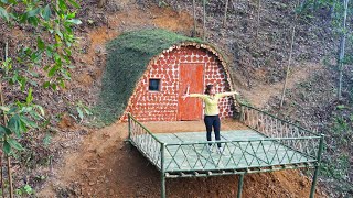 Alone Girl Building Dugout Shelter in the Forest / Build Bamboo Floor / YEN Free Life