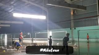 Badminton training for kids in Malaysia ~ Mike Evan