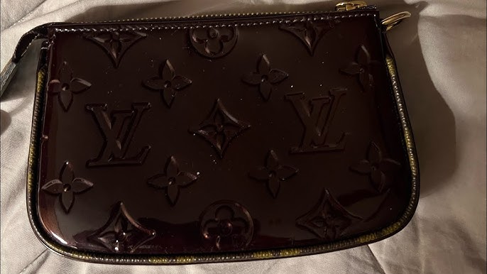 Shop Louis Vuitton MONOGRAM VERNIS MINI POCHETTE ACCESSOIRES Amarante Red  by CHARIOTLONDON