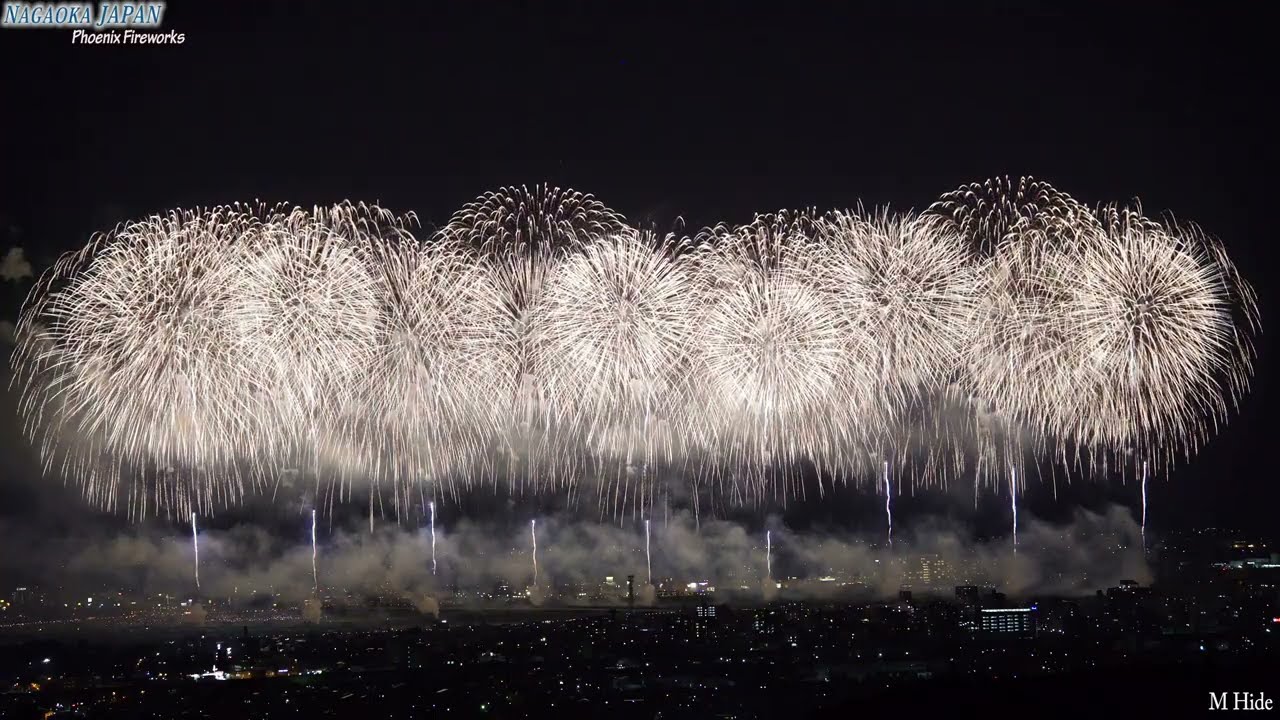 復興祈願花火フェニックス Nagaoka FireWorks Phoenix Japan - YouTube