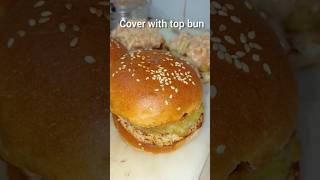 Homemade Burger घर पर बनाएं बर्गर Burger At Home shortsvideo shortsviral shorts burgerrecipe