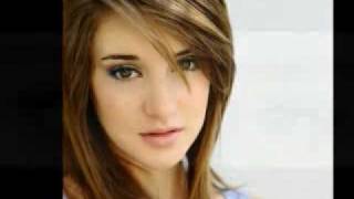 Celebrity Shailene Woodley Blue Eyeliner makeup Profile