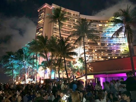 New Year Eve 🎉 2018 🎊 Waikiki Beach 🏖 Honolulu 🏝 - YouTube