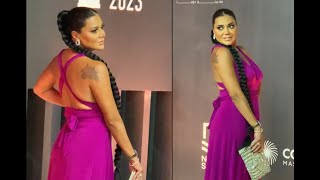 رانيا يوسف تتباهي بـ ضفيرة مزيفة وترتدي فستان مجسم مكشوف الظهر فى مهرجان الدراما