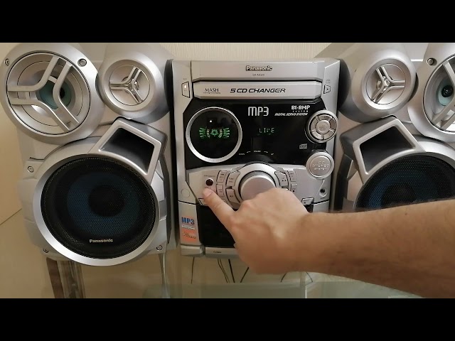 Музыкальный центр Panasonic SC-AK320 с системой bi-amp