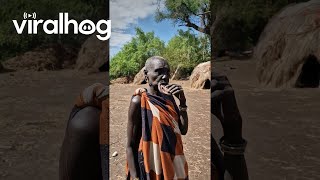 A Mursi Tribe Woman of Ethiopia || ViralHog