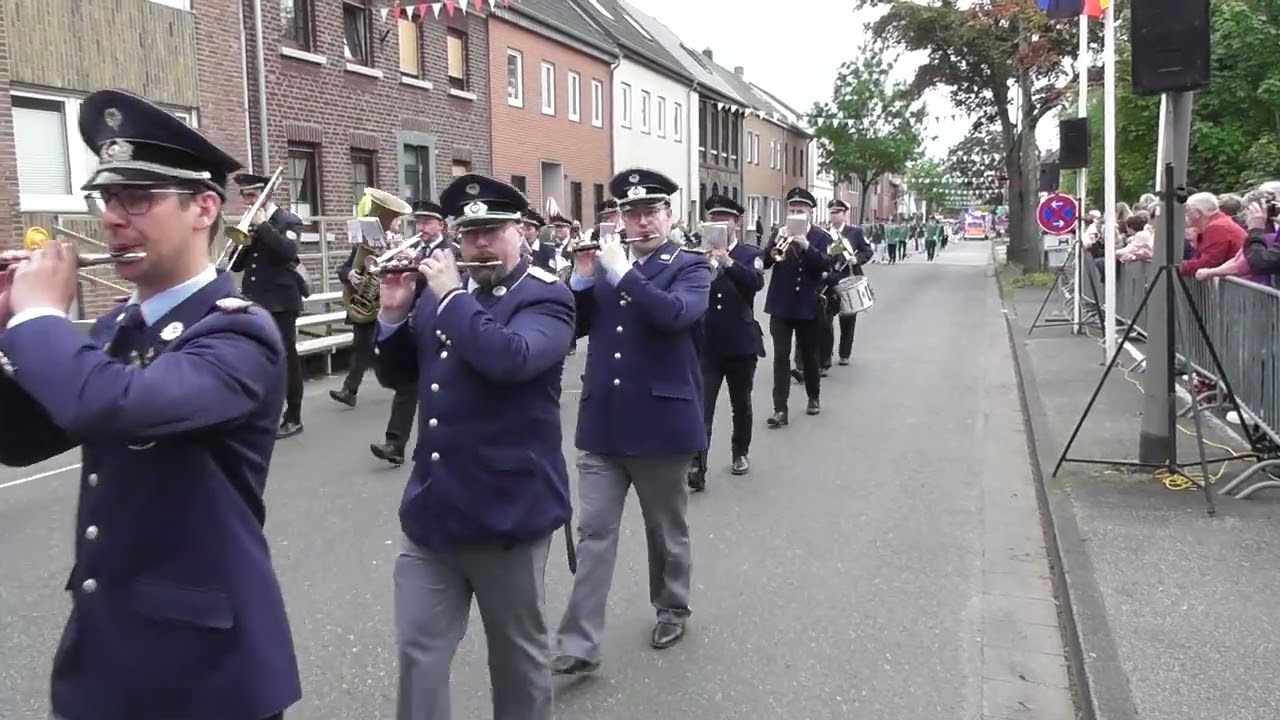 2024: Ab-/Vorbeimarsch nach der Parade - 05.05. - Schützenverein Klein-Jerusalem 1854 e.V.