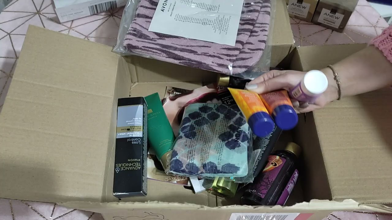 Unboxing Avon C12/2025
