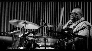 12 Who I Am - Nick Jonas Video (Itunes Deluxe Edition)