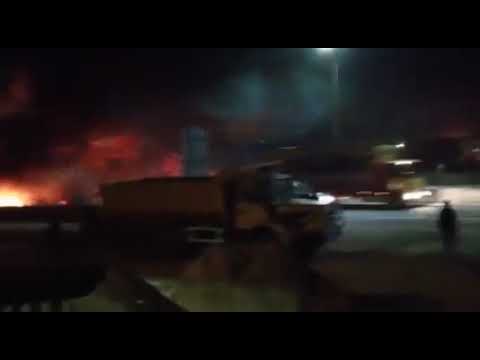 Poste Thiaroye : Des jeunes bravent le couvre-feu et incendient l'autoroute à péage