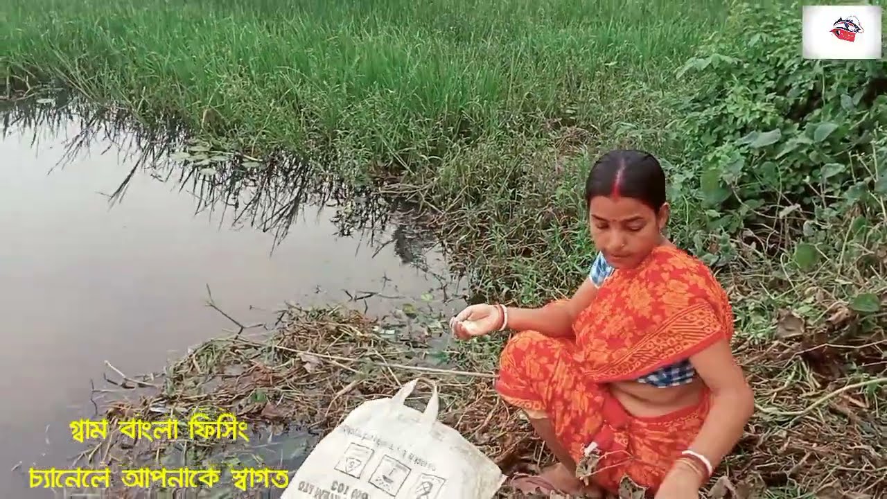 Amazing Fishing Videos/How to girl catching fish village canal/Gram bangla fishing