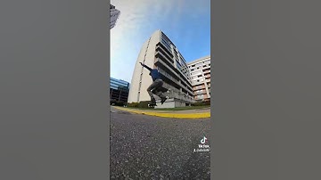 Aplītis ar skrituļslidām Jaunajā Teikā; Taktika.lv FSK team Oskars Pundurs