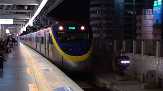 20171027 臺鐵TRA 2361次區間車(EMU800) 臺中站 離站 2264次區間車(EMU700) 進站