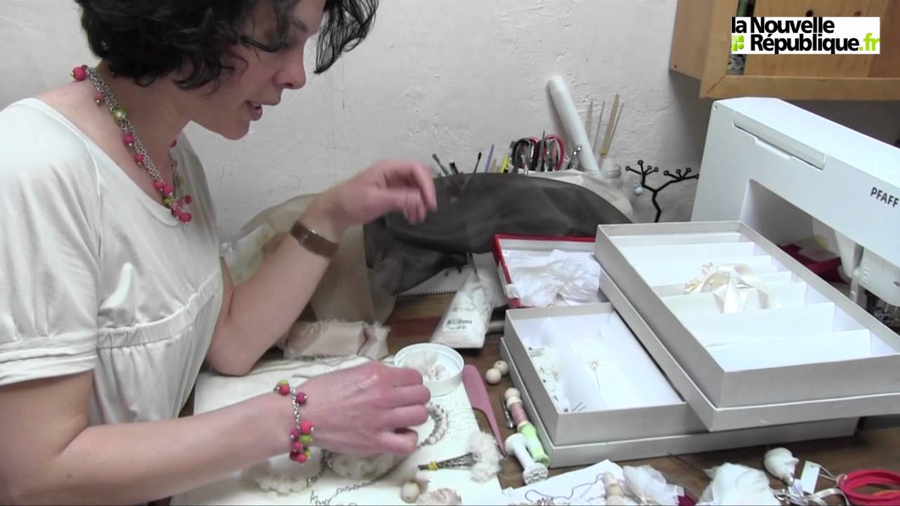 vid-o-dans-l-atelier-de-la-cr-atrice-de-bijoux-barbara-m-youtube