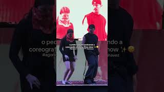 Pedro Sampaio Ensinando A Fã A Dançar A Coreografia Nova