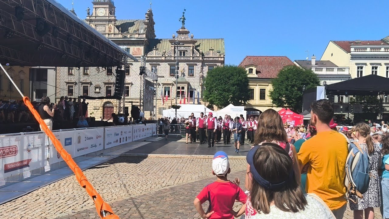 Kmochův kolín 2025 průvod