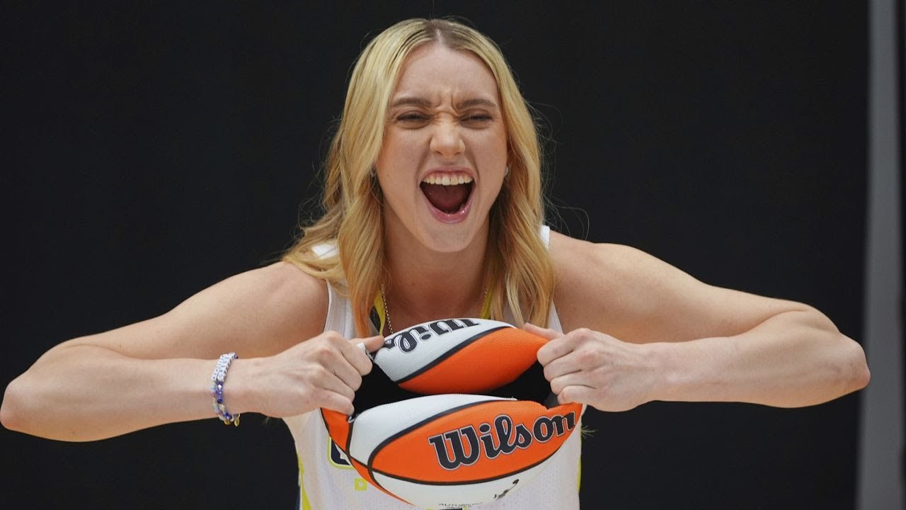 Paige Bueckers's Actual Size Will Make You Look Twice, Try Not To Drool