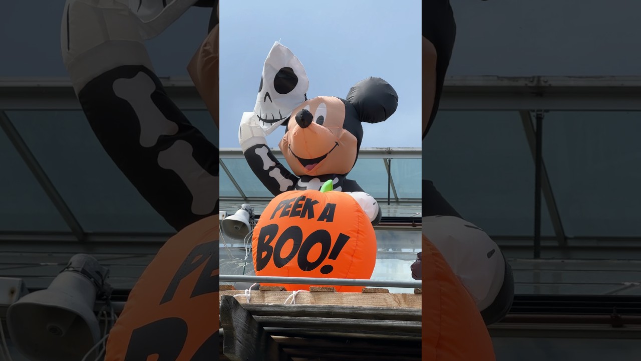 Mickey Mouse Mandolorian Yoda 🎃Halloween🎃 Decorations - Blowups 