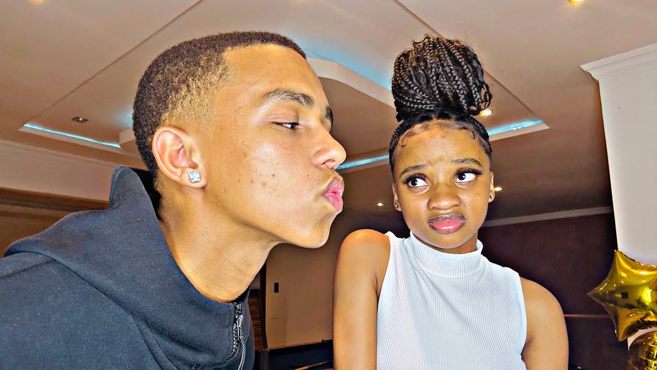 Целую свою бывшую и смотрю на ее реакцию!!