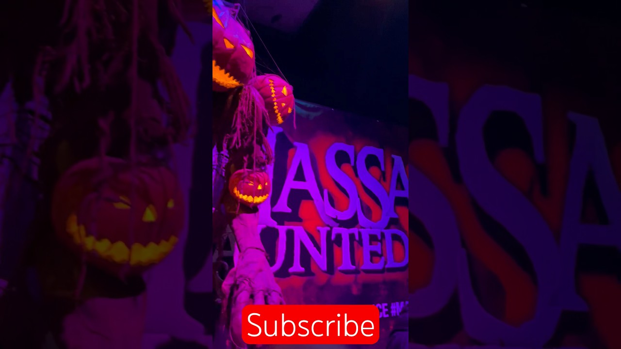 Massacre haunted house, giant creatures #halloween #hauntedhouse #animatronics #halloween2024 #Giant
