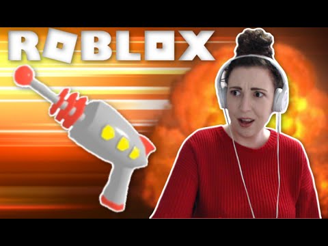 We Become Elsa With The Freeze Gun Roblox Big Paintball Youtube - roblox big paintball freeze gun