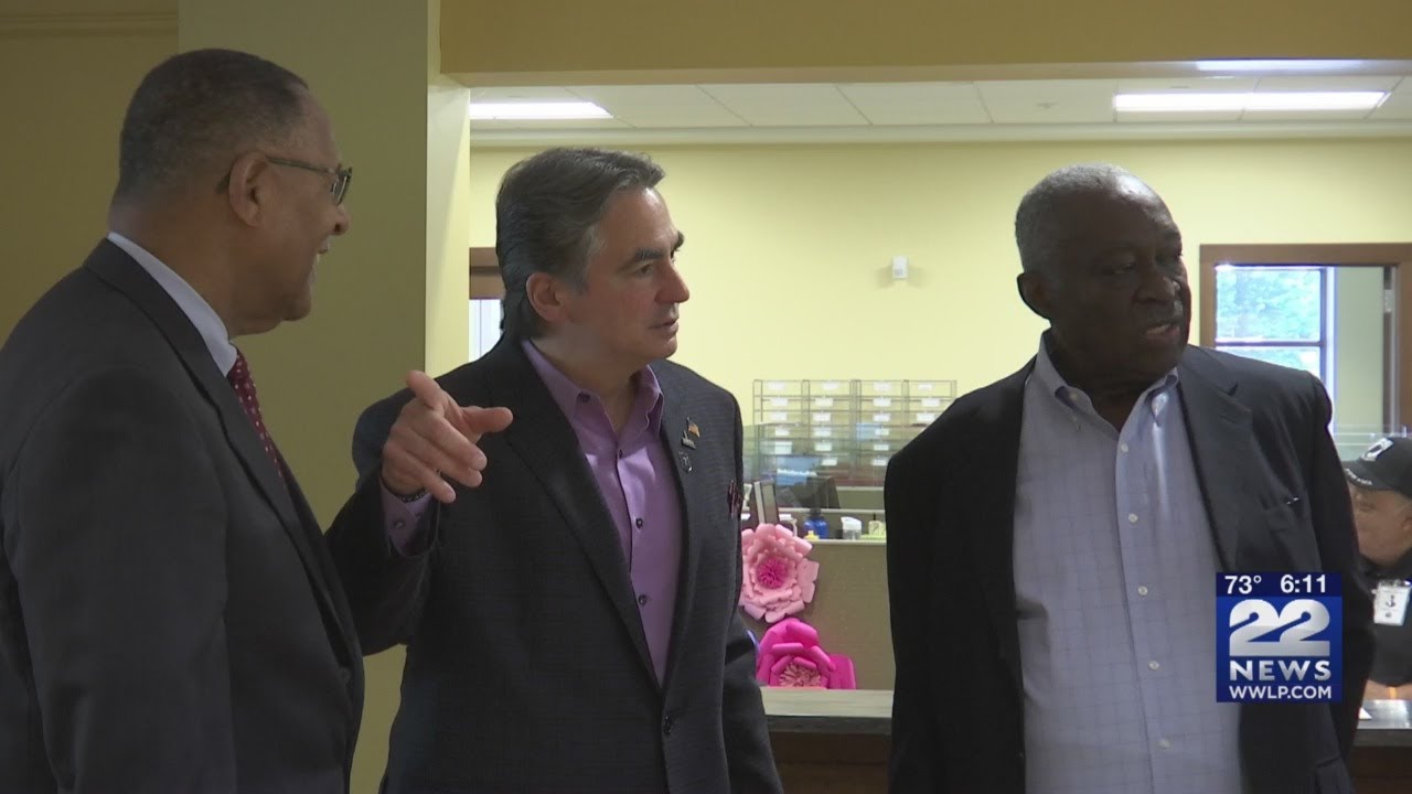 chicopee корм для собак отзывы Retired chief Supreme Court justice visits Springfield