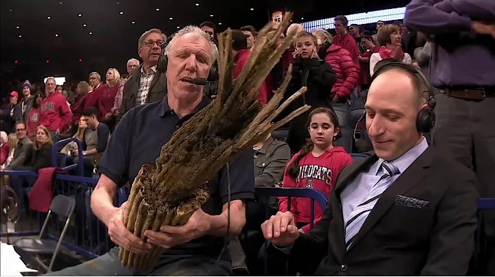 Bill Walton gives Dave Pasch a weird gift | ESPN