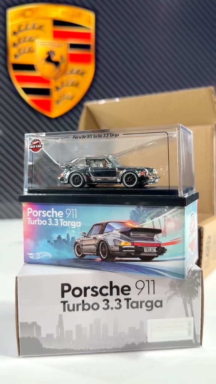Struck Silver! Chase Porsche 911 Targa Turbo Hot Wheels RLC