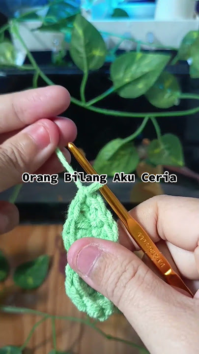 “Seperti bunga matahari,temukan sinar yang membuatmu bertahan.” #crochet #crochetshorts #merajut