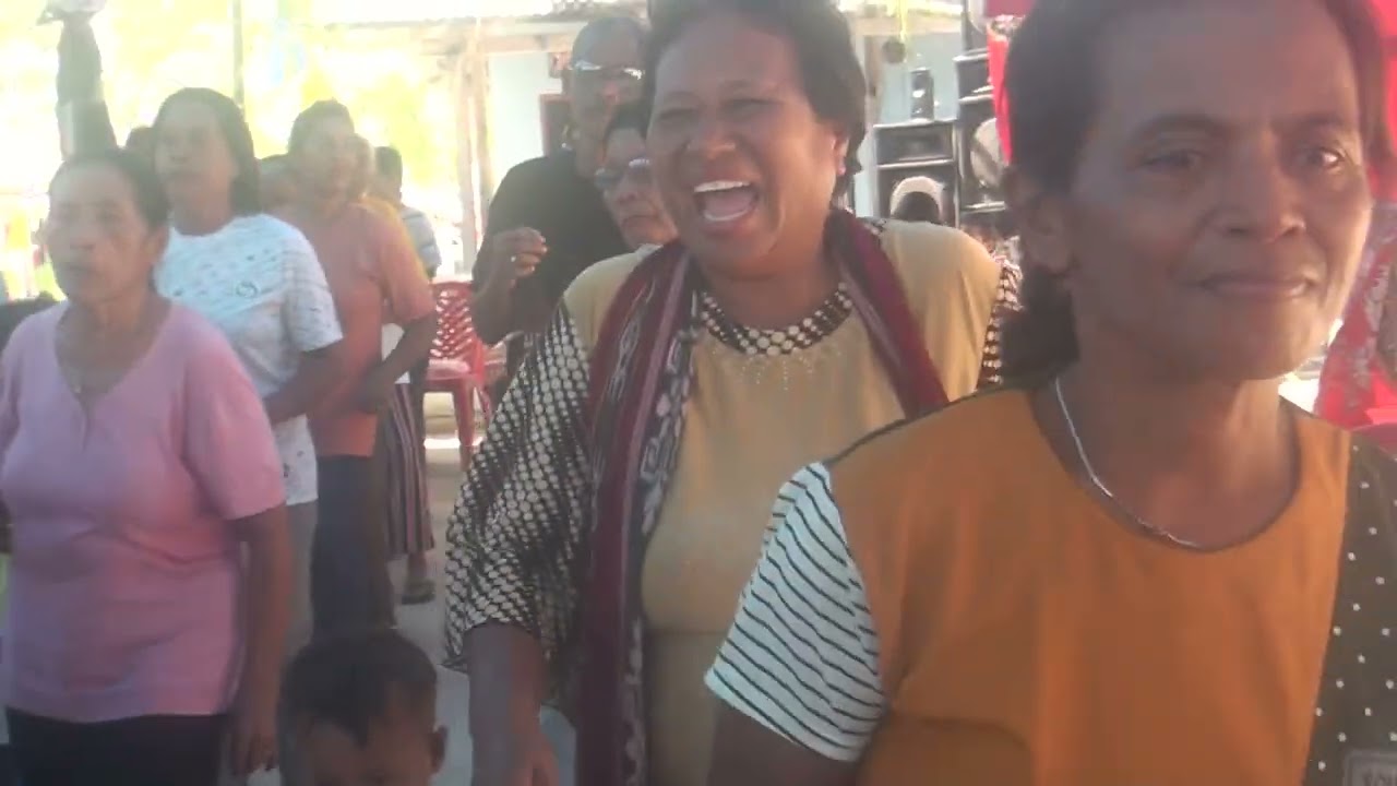 Goyang menghibur arca kristus raja SOA OMEL Lorulun