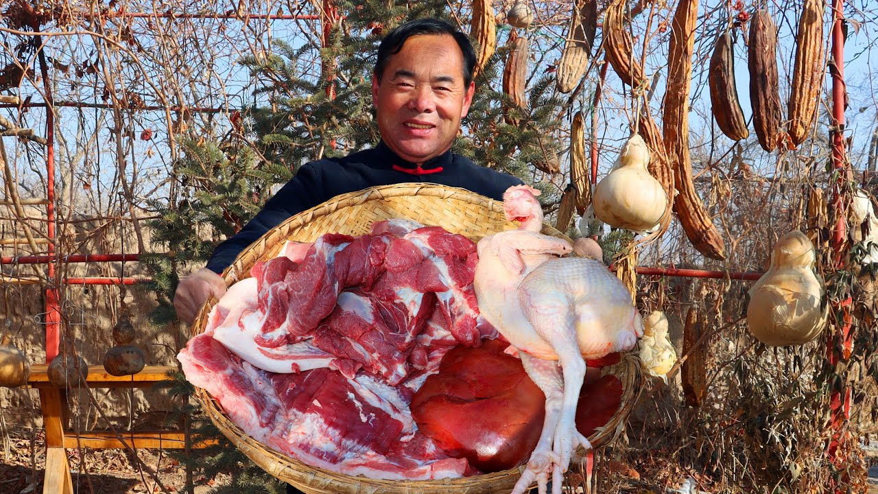 Лучший новогодний пир! Свиной живот, нога и печень, приготовленные на пару с целым куриным бульоном!