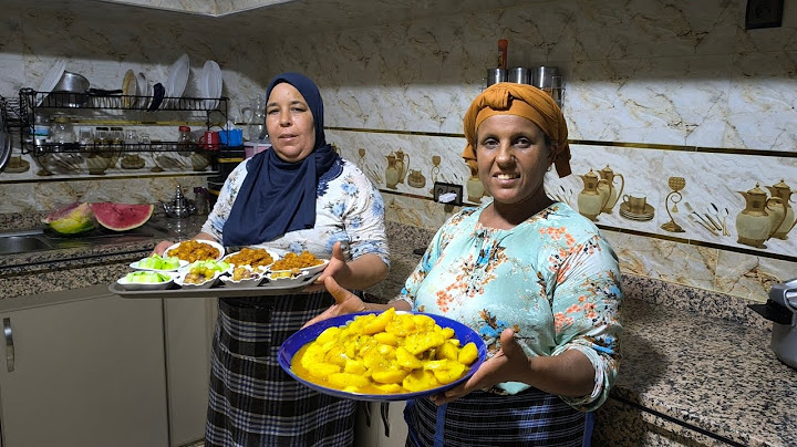 خديجة جاو العندها ضياف عزاز🤗القاوها موجدا العشا لي قسم الله🤲ضايف مايتشرط مول الدار مايفرط😜
