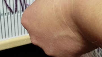 Diamond Twill pattern for rigid heddle loom threading the back heddle video 3 of 6