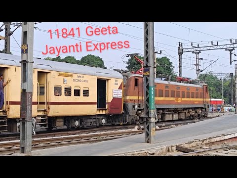 11841 Geeta Jayanti Express | Kurukshetra to Khajuraho | Arriving at ...