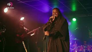TOMI THOMAS: GO GO DANCER