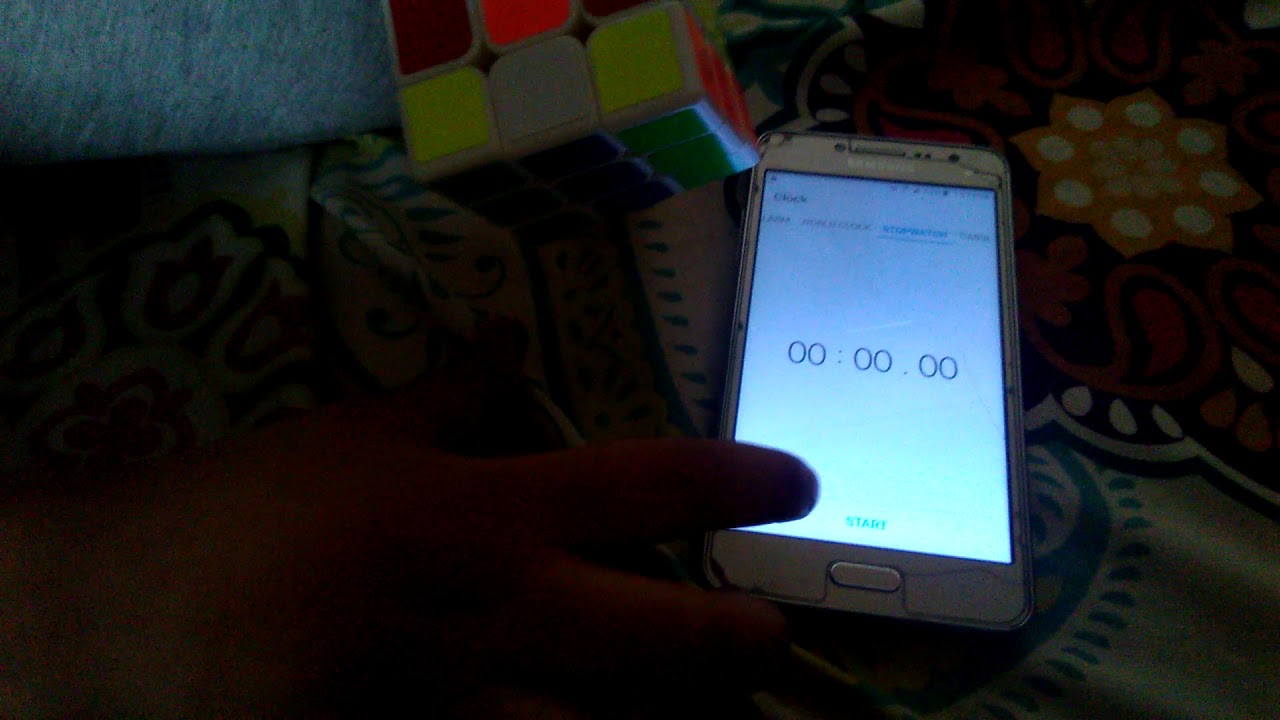 World record 😱😱2.76 seconds.solving a Rubik's cube