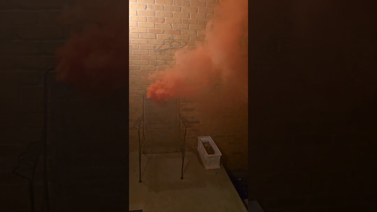 Sunwing  orange 🍊  ! Big smoke plumes,  big clouds ! Safe n sane baby !