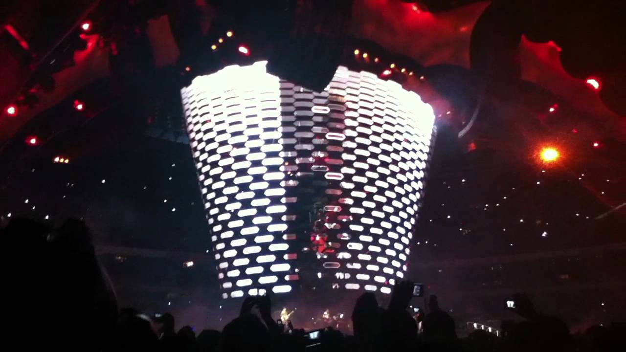 U2 In The City Of Blinding Lights